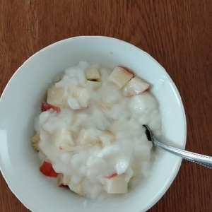 なぜか食べたくなるりんごヨーグルト